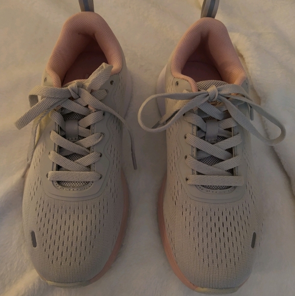 Women's Sneakers - Picture 1 of 1